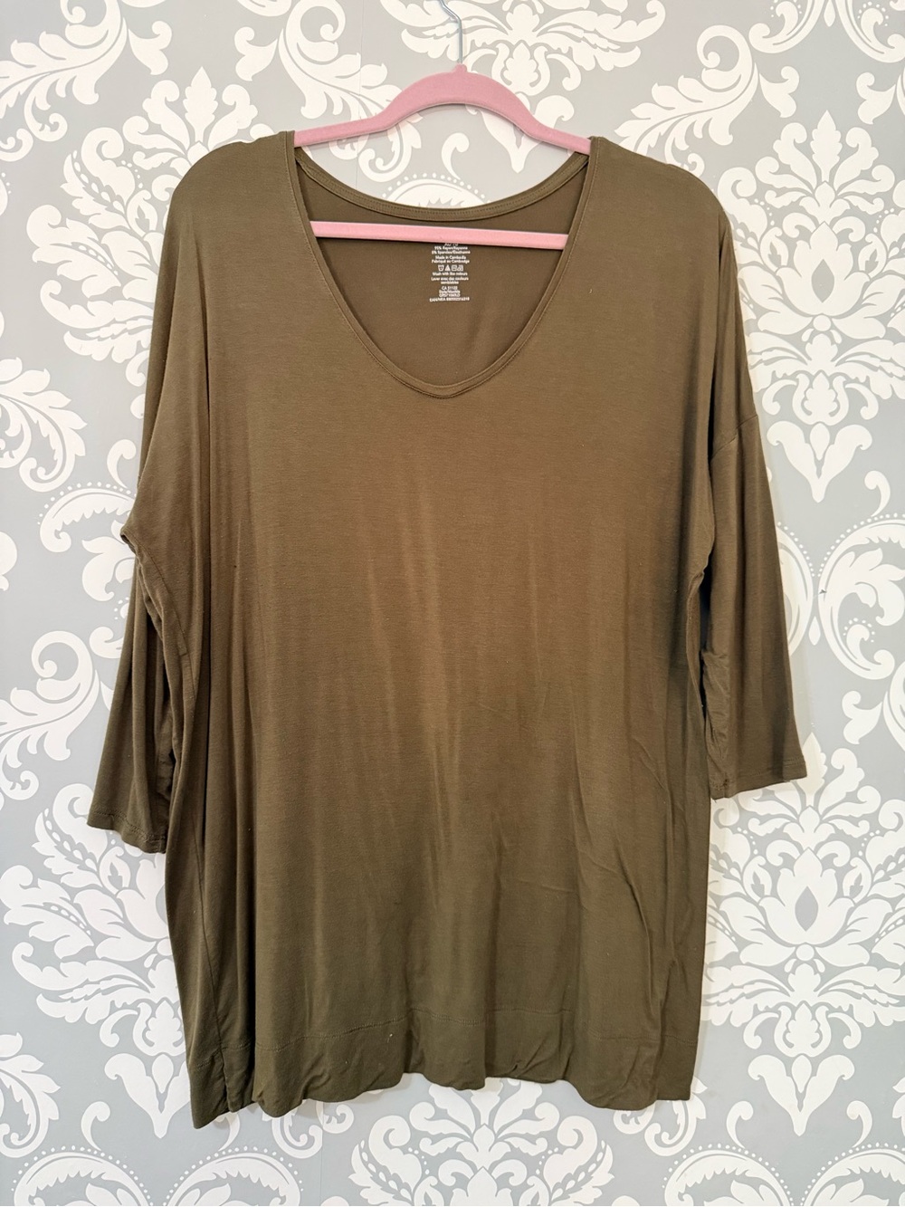 💫10/$25 • George Olive Green V-Neck Long Sleeve Tee